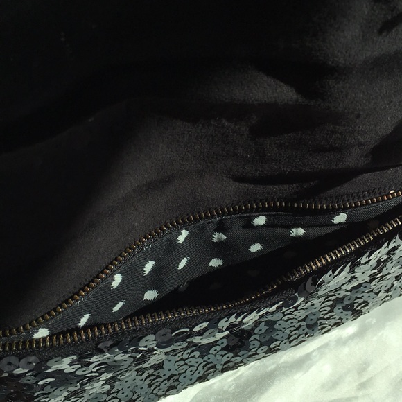 JUICY Sequin Clutch - Picture 3 of 5